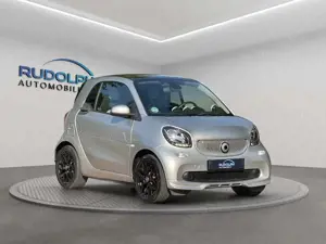 smart forTwo AUTOMATIK NAVI PANORAMA KLIMA SITZHEIZ. GARANTIE