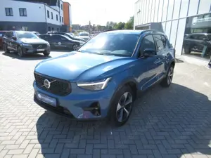 Volvo XC40 B3 Benzin Plus Dark Automatik Bild 2