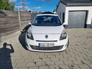 Renault Grand Scenic dCi 130 FAP Dynamique 7Sitzer