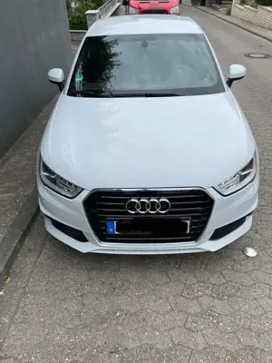 Audi A1 A1 1.8 TFSI sport Bild 4