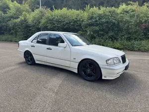 Mercedes-Benz C 180 Sport*Automatik*Klima*Alufelgen*Zv*Tüv*U.s.w. Bild 2