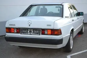 Mercedes-Benz 190 190 E Oldt.H-Kenn*Automatik*el.SSD* Bild 2