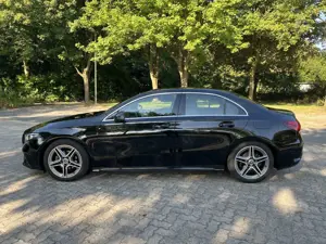 Mercedes-Benz A 180 A-Klasse Limousine Diesel d 7G-DCT AMG Line TÜV