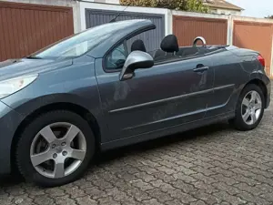 Peugeot 207 207 CC 120 VTi Platinum Bild 3