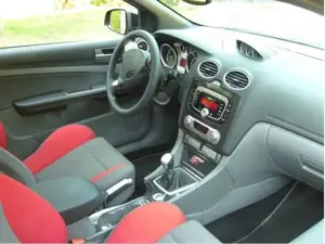 Ford Focus 2.5 ST 5 Zylinder Bild 5