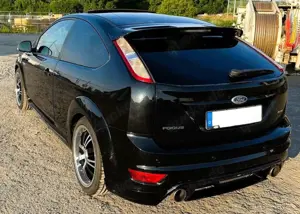 Ford Focus 2.5 ST 5 Zylinder Bild 3