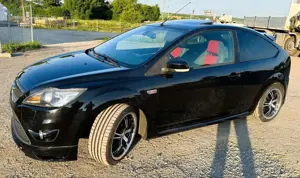 Ford Focus 2.5 ST 5 Zylinder Bild 2