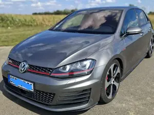 Volkswagen Golf GTI Golf GTI Performance BlueMotion Technology DSG