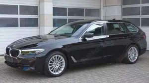 BMW 520 i Touring Pano-D/el.AHK/Kamera/Inspektion neu