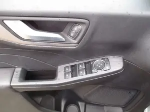 Ford Kuga Hybrid Titanium 4x4 / Navi / Kamera / LED Bild 5