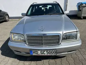 Mercedes-Benz C 240 T Sport Bild 4