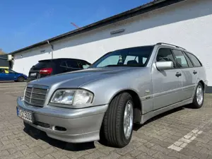 Mercedes-Benz C 240 T Sport Bild 3