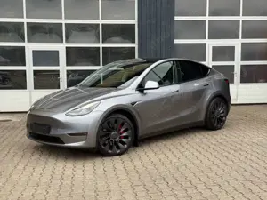 Tesla Model Y Performance Dual AWD/Autopilot/AHK