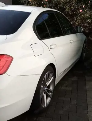 BMW 328 328i Sport-Aut. Sport Line Bild 2