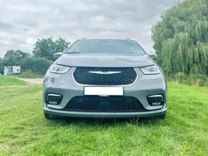 Chrysler Pacifica Limited