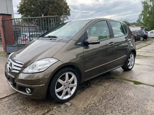 Mercedes-Benz A 200 Turbo, Avantgarde, TÜV NEU Bild 2