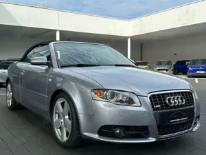 Audi A4 Cabriolet 3.2 FSI quattro 6-Gang S line Bild 2