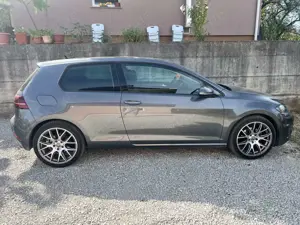 Volkswagen Golf 1.6 TDI DSG Sound