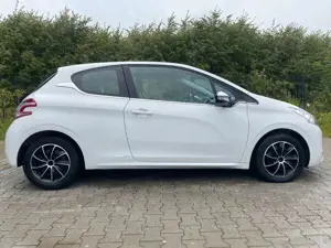 Peugeot 208 Allure Bild 5