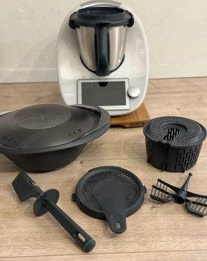 Thermomix TM6 mit Zubehör, neuem Spatel und Mixmesser, top Zustand!