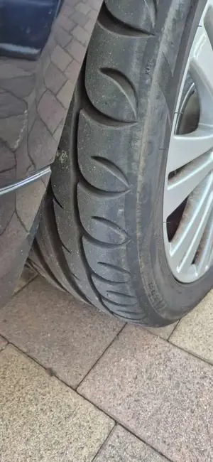 Mercedes-Benz E 200 E 200 CGI Cabrio BlueEFFICIENCY Automatik Elegance Bild 3