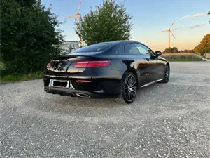 Mercedes-Benz E 400 4Matic Coupe 9G-TRONIC AMG Line Bild 4