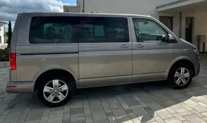 Volkswagen T6.1 Multivan Multivan T6.1 DSG Kurz 4MOTION Comfortline Bild 2
