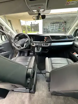 Volkswagen T6.1 Multivan Multivan T6.1 DSG Kurz 4MOTION Comfortline Bild 5