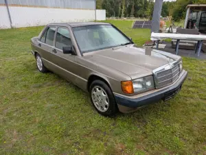 Mercedes-Benz 190 1.8 E / w201
