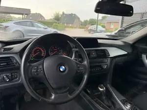 BMW 320 320 d GT Bild 2