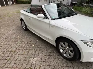 BMW 120 120i Cabrio Bild 1