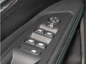 Peugeot 3008 ALLURE PACK 1.2 +SHZ+NAVI+RFK+WR+AUT+KLIMA+ Bild 5