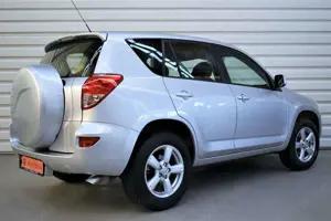 Toyota RAV 4 4 Executive+Keyless+Tempomat+SHZ+57.000KM Bild 4