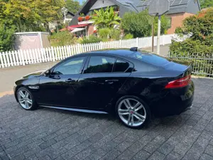 Jaguar XE XE 20d AWD Aut. R-Sport-Panoramadach/Navi/SHZ/19"