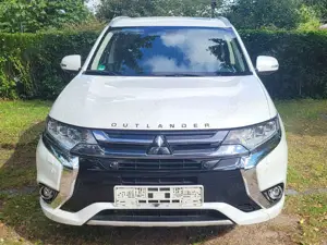 Mitsubishi Outlander Outlander 2.0 4WD Plug-In Hybrid Top