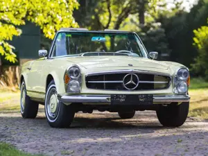 Mercedes-Benz SL 230 Pagode