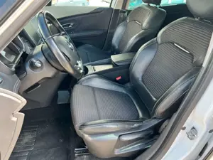 Renault Grand Scenic 1.7 dci *7 Sitze*Leder*Automatik* Bild 2