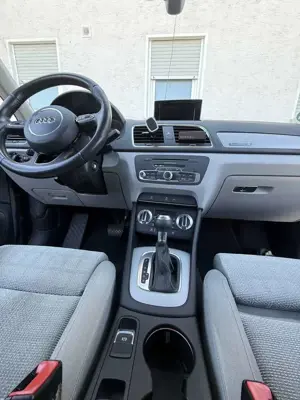 Audi Q3 2.0 TFSI quattro S tronic Bild 4