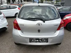 Toyota Yaris 1.0*Cool*5 Türen* Klima* Tüv neu* Bild 5