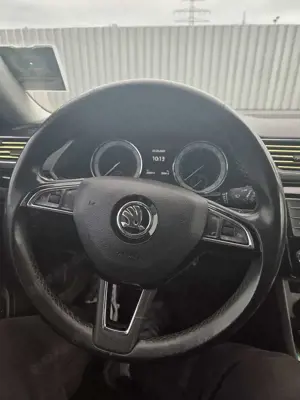 Skoda Superb Combi 2.0 TDI DSG LK Bild 4