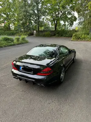 Mercedes-Benz SL 63 AMG SPEEDSHIFT MCT Bild 4