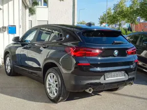 BMW X2 sDrive18d Aut Advantage 17" Navi LED PDC SHZ Bild 4