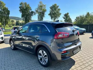 Kia Niro e-Niro Spirit°64 kWh°LED°Leder°CCS°1.Hand°Kamera Bild 5