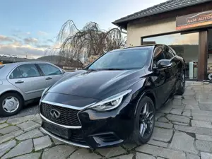 Infiniti Q30 Premium City Black 19 Zoll Alufelgen RunflatReifen