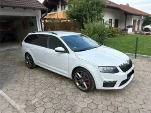 Skoda Octavia Combi 2.0 TSI (Green tec) DSG RS Xenon/AHK/DAB