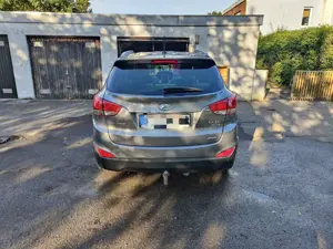 Hyundai iX35 ix35 2.0 CRDi 4WD Automatik Premium Bild 2