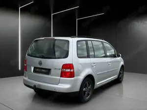 Volkswagen Touran 1.6 FSI *erst.91tkm!*1Vorhalter*Anhängerk Bild 5