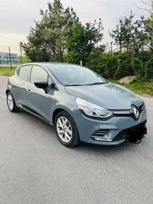 Renault Clio Limited-Vollausstattung.