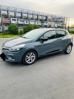 Renault Clio Limited-Vollausstattung. Bild 3