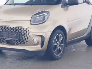 smart forTwo EQ fortwo EXCLUSIVE+22KW+LED+KAMERA+WI-PAKET+SHZ Bild 3